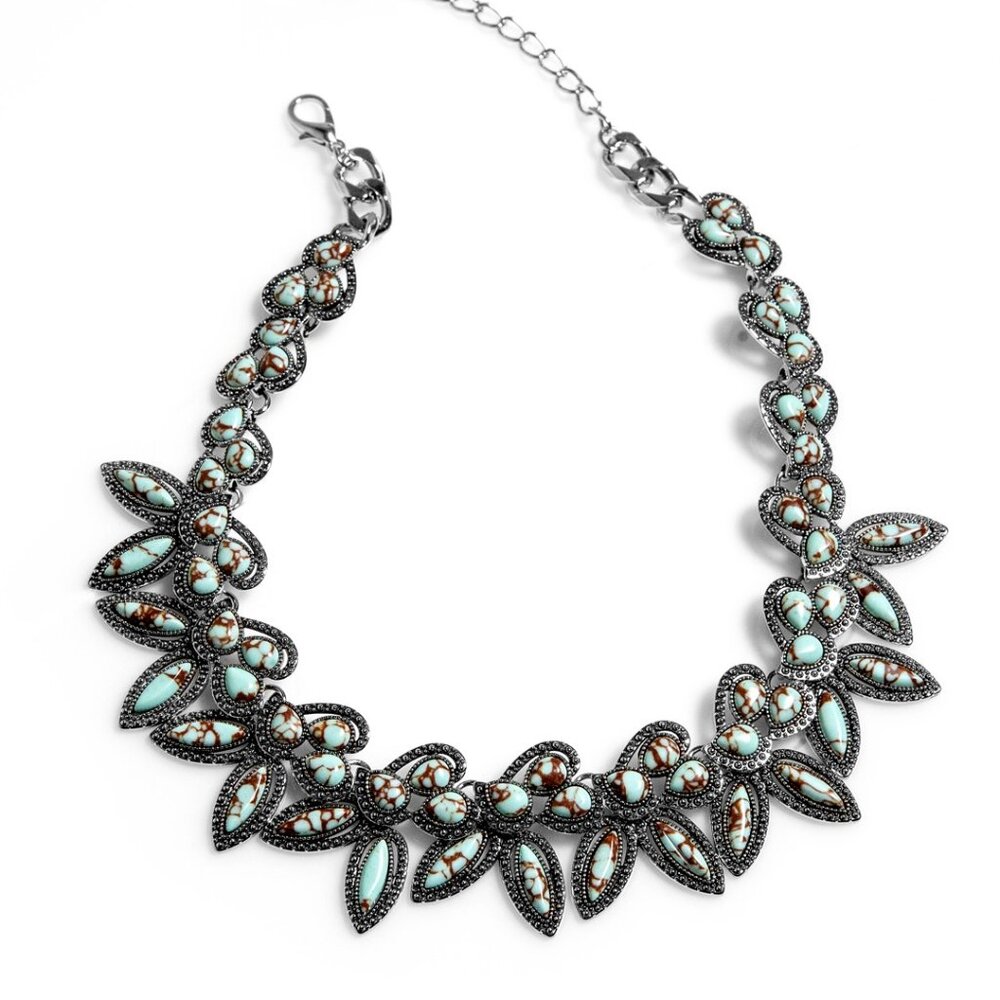 🆕Paparazzi Jewelry set*💚*The April~ Bling Free Gift~